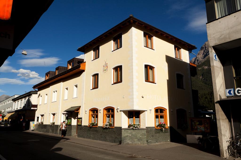 Hotel Astras Скуол Екстериор снимка